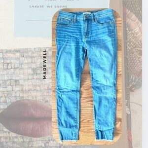 Madewell • 8” skinny denim jeans with frayed hems